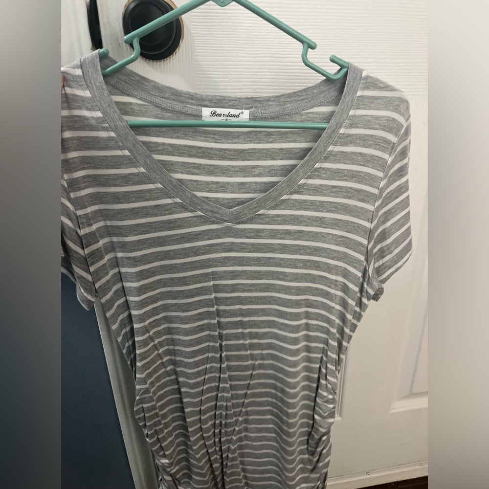 3 pack Size medium maternity shirts great condition